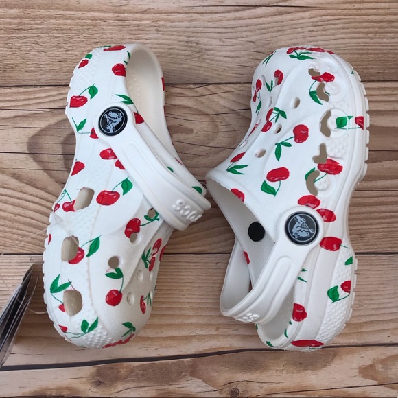 Crocs Baya Graphic Clog - Picture 15 of 16